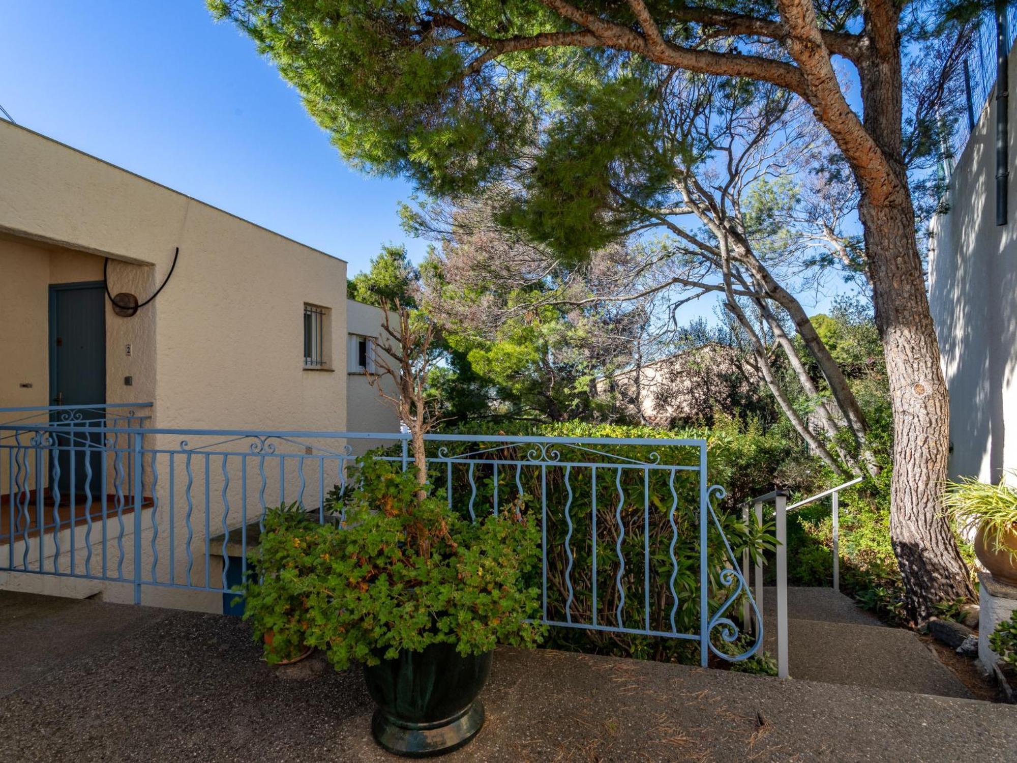 Les Bougainvillees By Interhome Apartment Le Lavandou